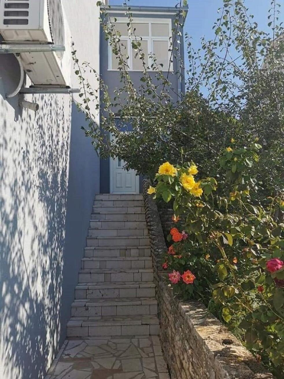 Apartments Marija Трогир Екстериор снимка